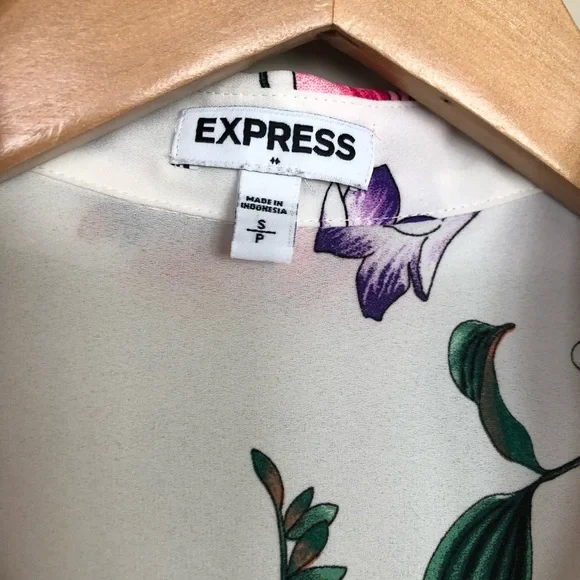 Express ‘Portofino’ Size Small White Floral Button Adjustable Long 3/4” Slv Top - Picture 3 of 4